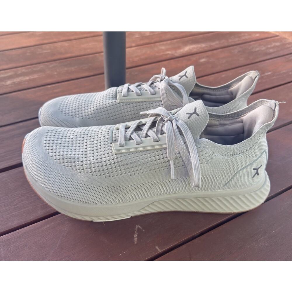 Flux Adapt Runner Shoes Mens Size 10.5 Barefoot Running Sneakers Sand Gum